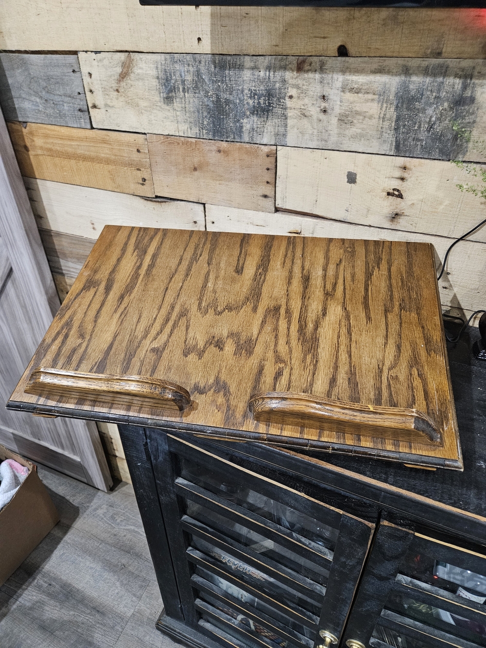 Solid Wood Cookbook/Bible Rest - Honey Oak